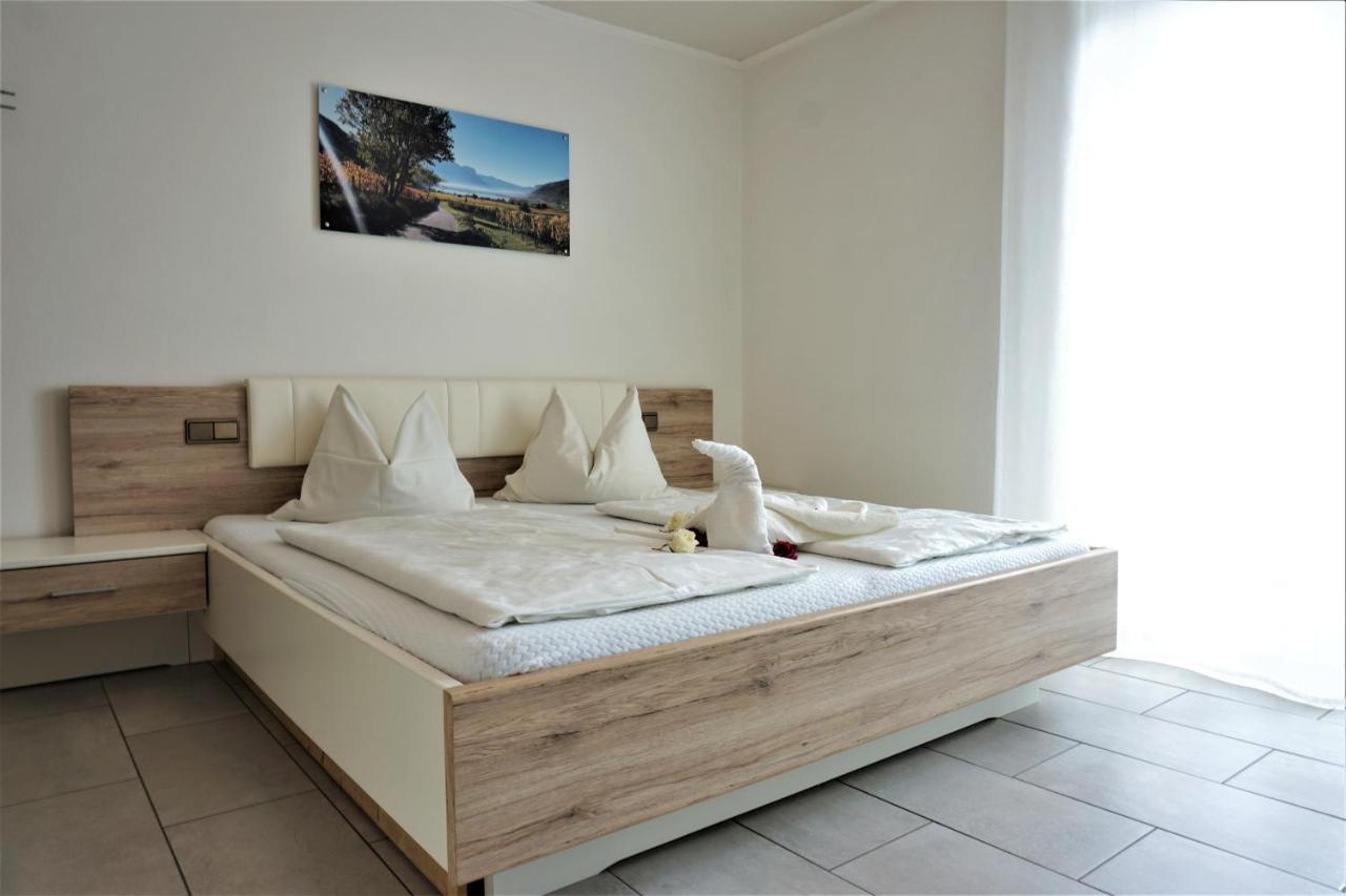 Villa Zum Schwarzen Kus Caldaro Esterno foto