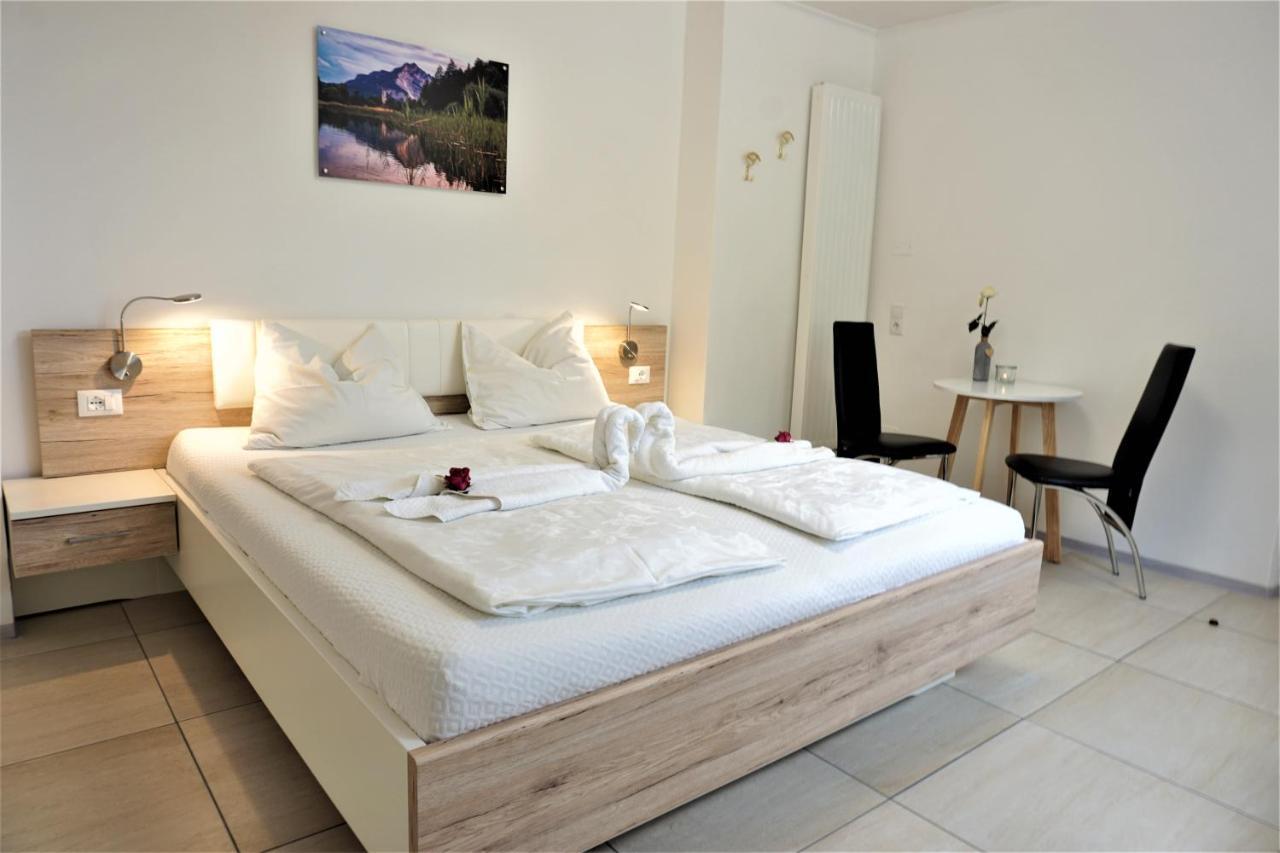 Villa Zum Schwarzen Kus Caldaro Esterno foto