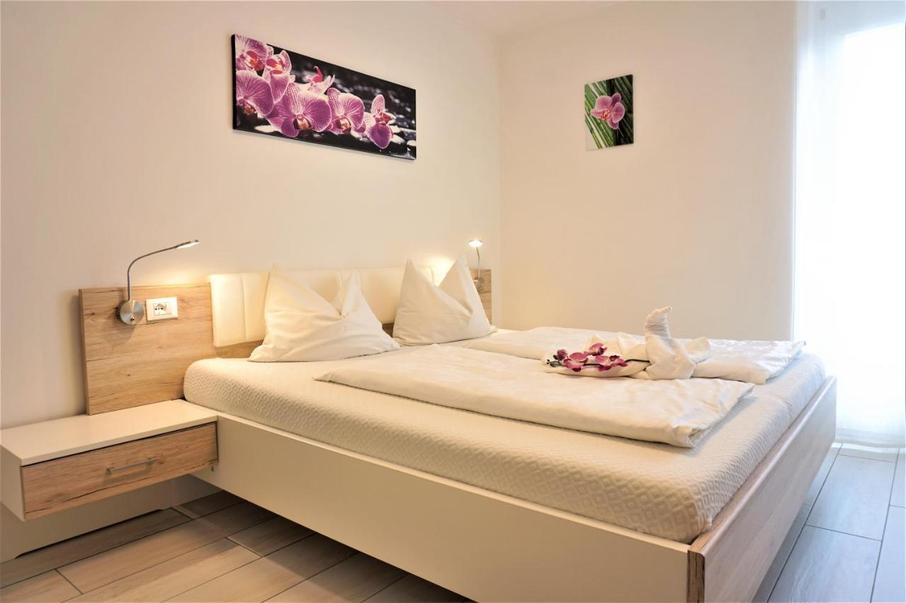 Villa Zum Schwarzen Kus Caldaro Esterno foto