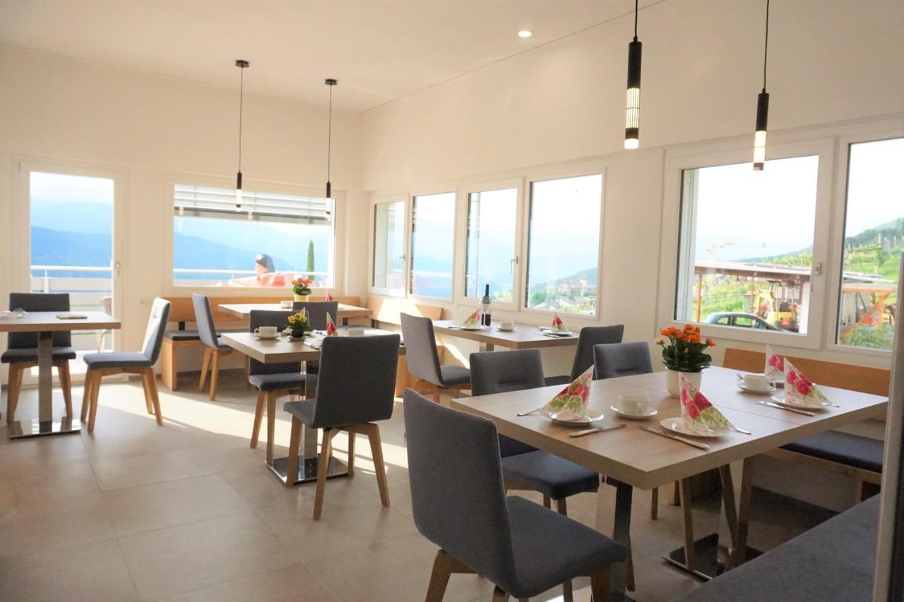 Villa Zum Schwarzen Kus Caldaro Esterno foto