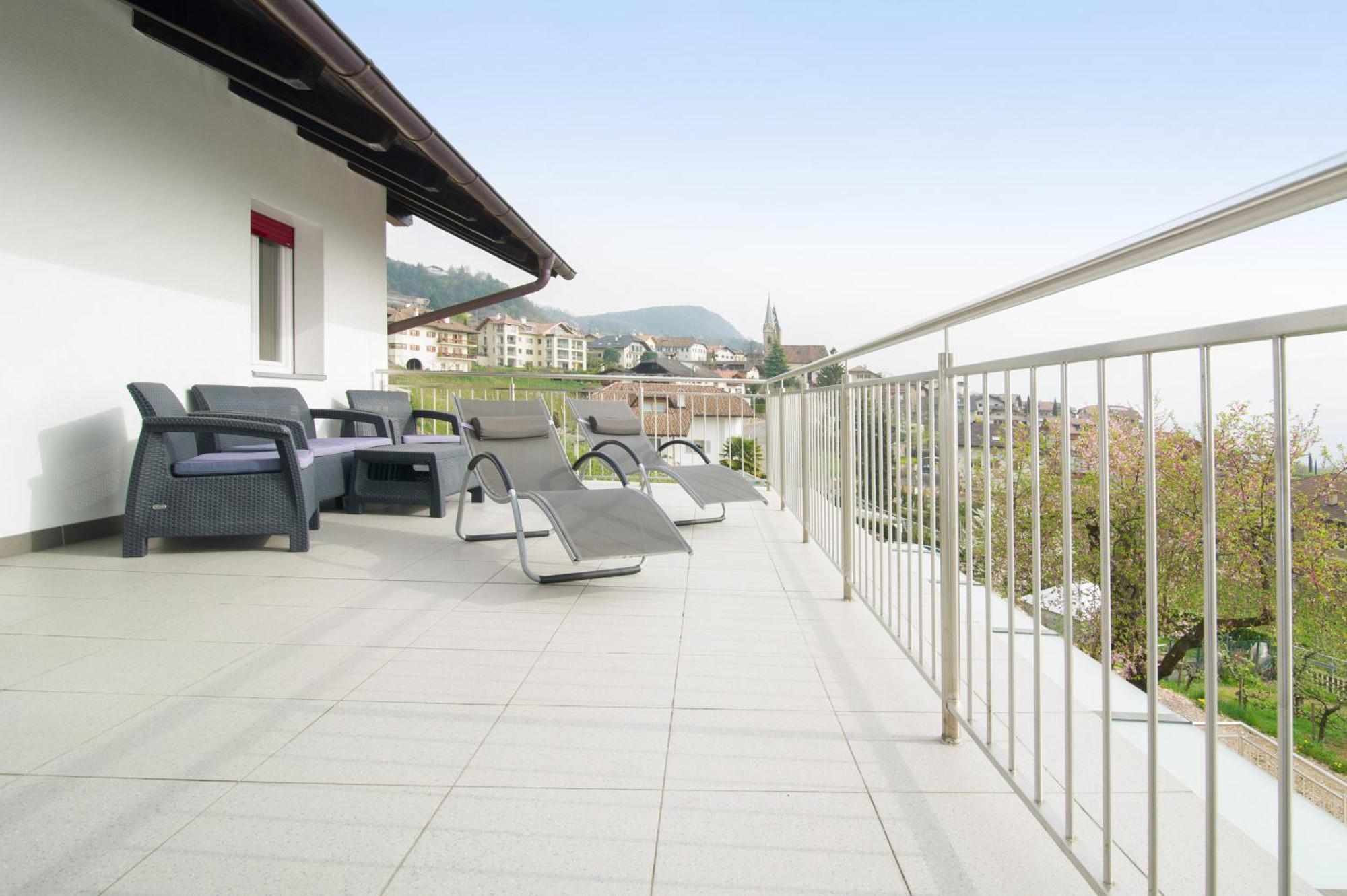 Villa Zum Schwarzen Kus Caldaro Esterno foto